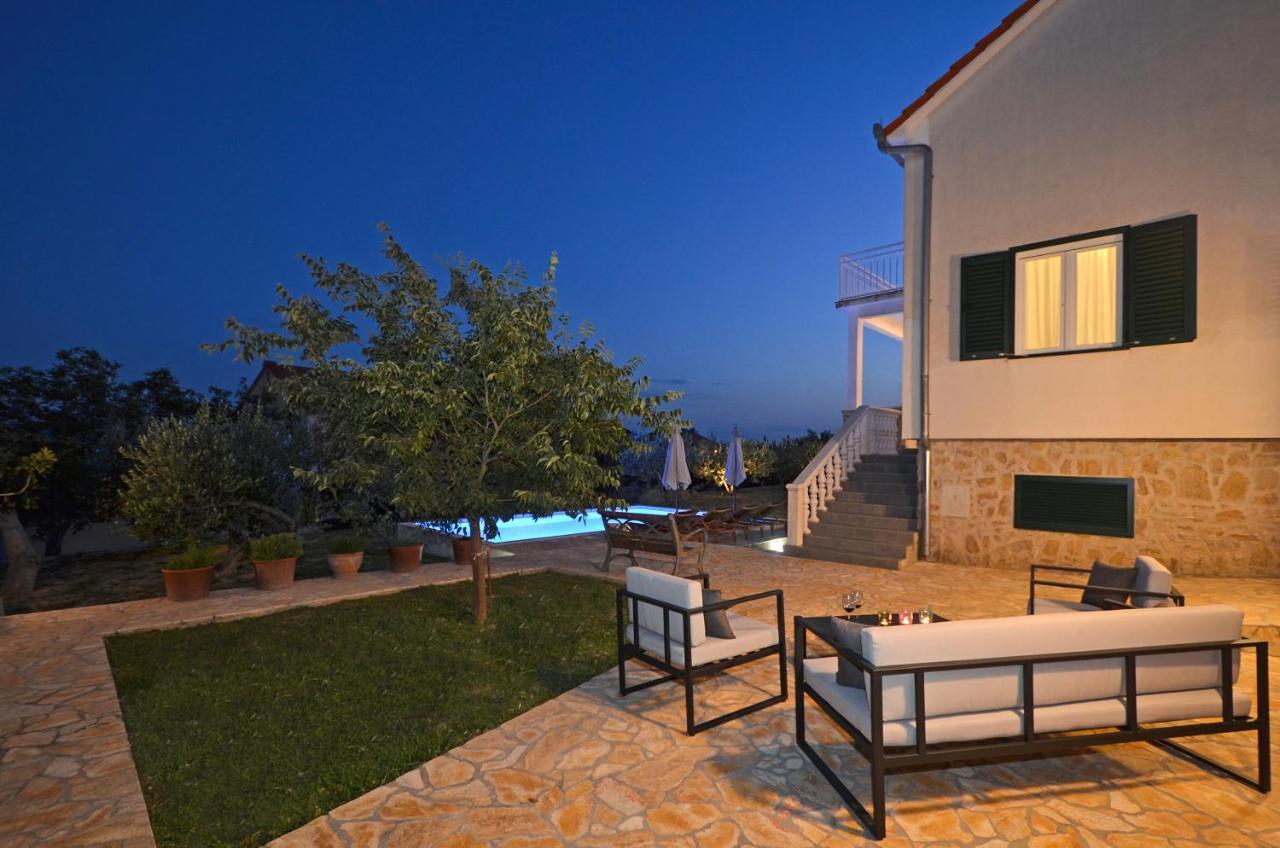 Holiday Home Nevera Kaštela Extérieur photo