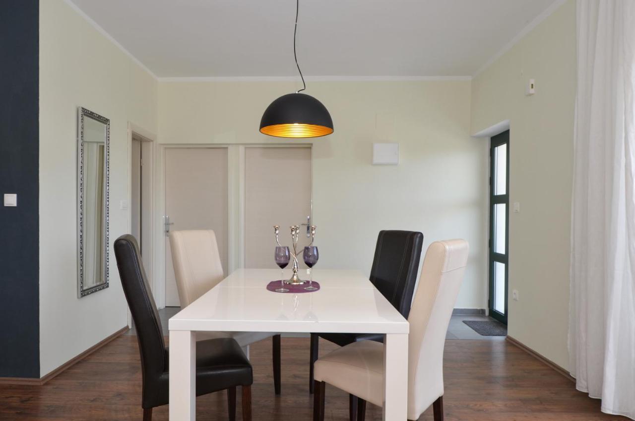 Holiday Home Nevera Kaštela Extérieur photo